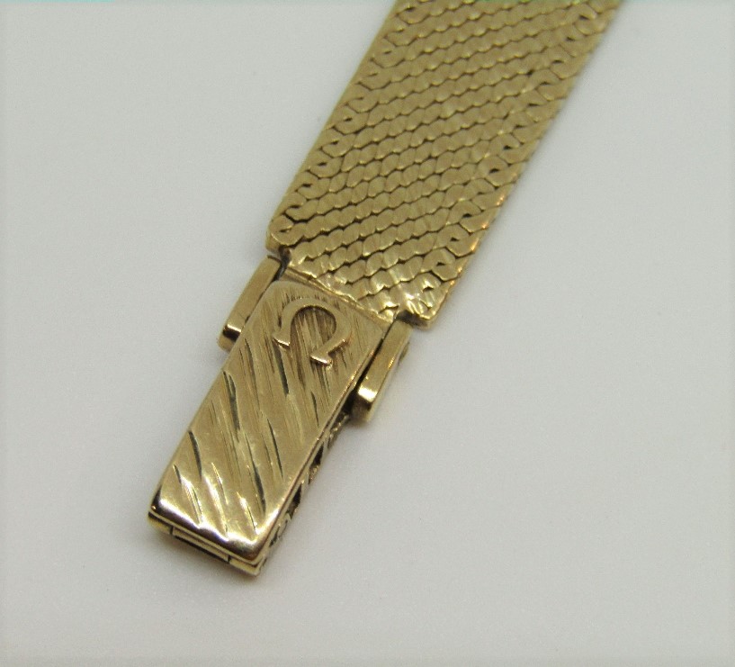 Ladies 9ct Omega cocktail watch the gilt dial with baton markers upon original Omega mesh - Image 2 of 2