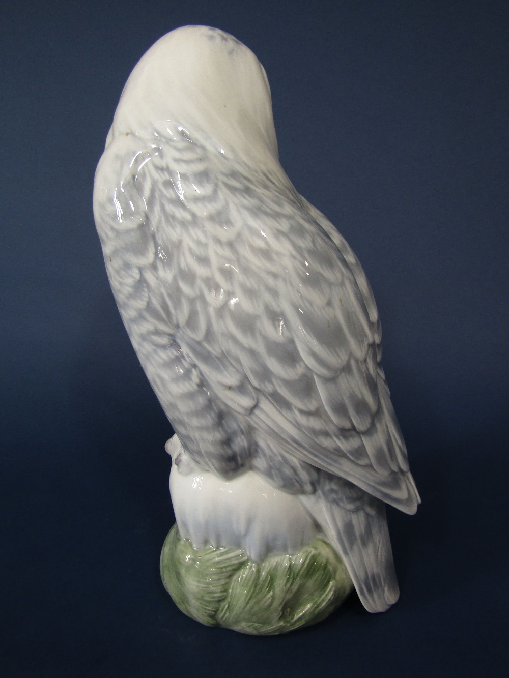 A large Royal Copenhagen model of a snowy owl with printed and painted mark to base no 1829, 39. - Image 2 of 2