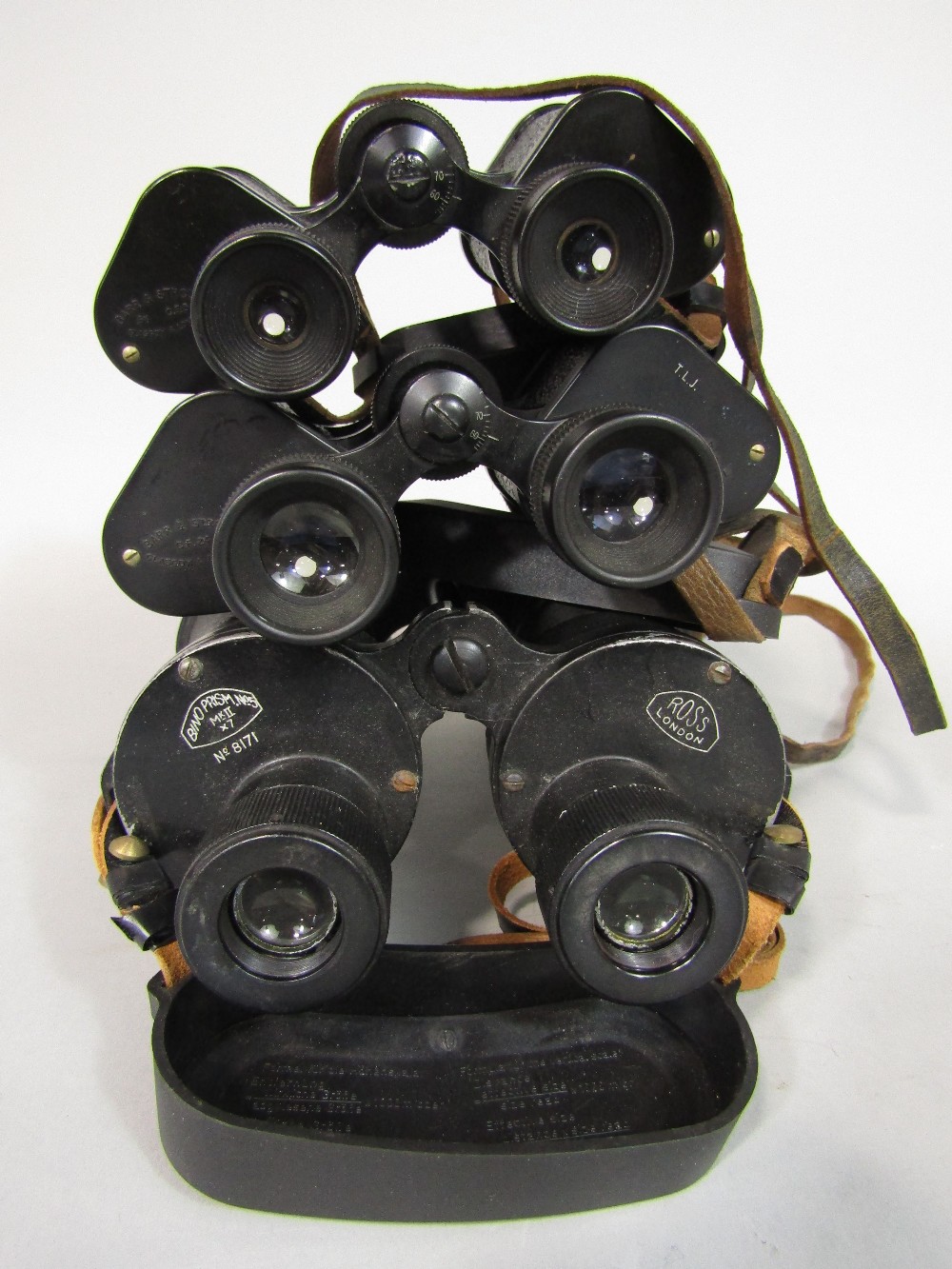 Three pairs of British binoculars to include Ross Bino Prism No 5 MKII 7 x 50, Barr & Stroud CF5 6 x - Image 2 of 2