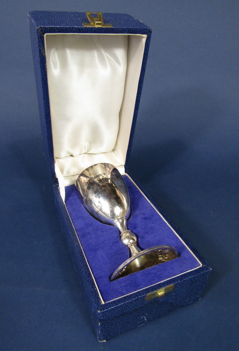 Cased silver 'The Queens Silver Jubilee' goblet, with gilt band, maker Roberts and Belk, Sheffield