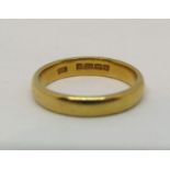 22ct wedding ring, size K/L, 4.4g