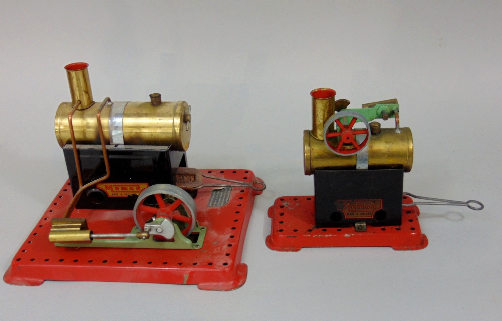 Collection of small Mamod model steam engines, together with a model Edison stock ticker with - Image 3 of 3