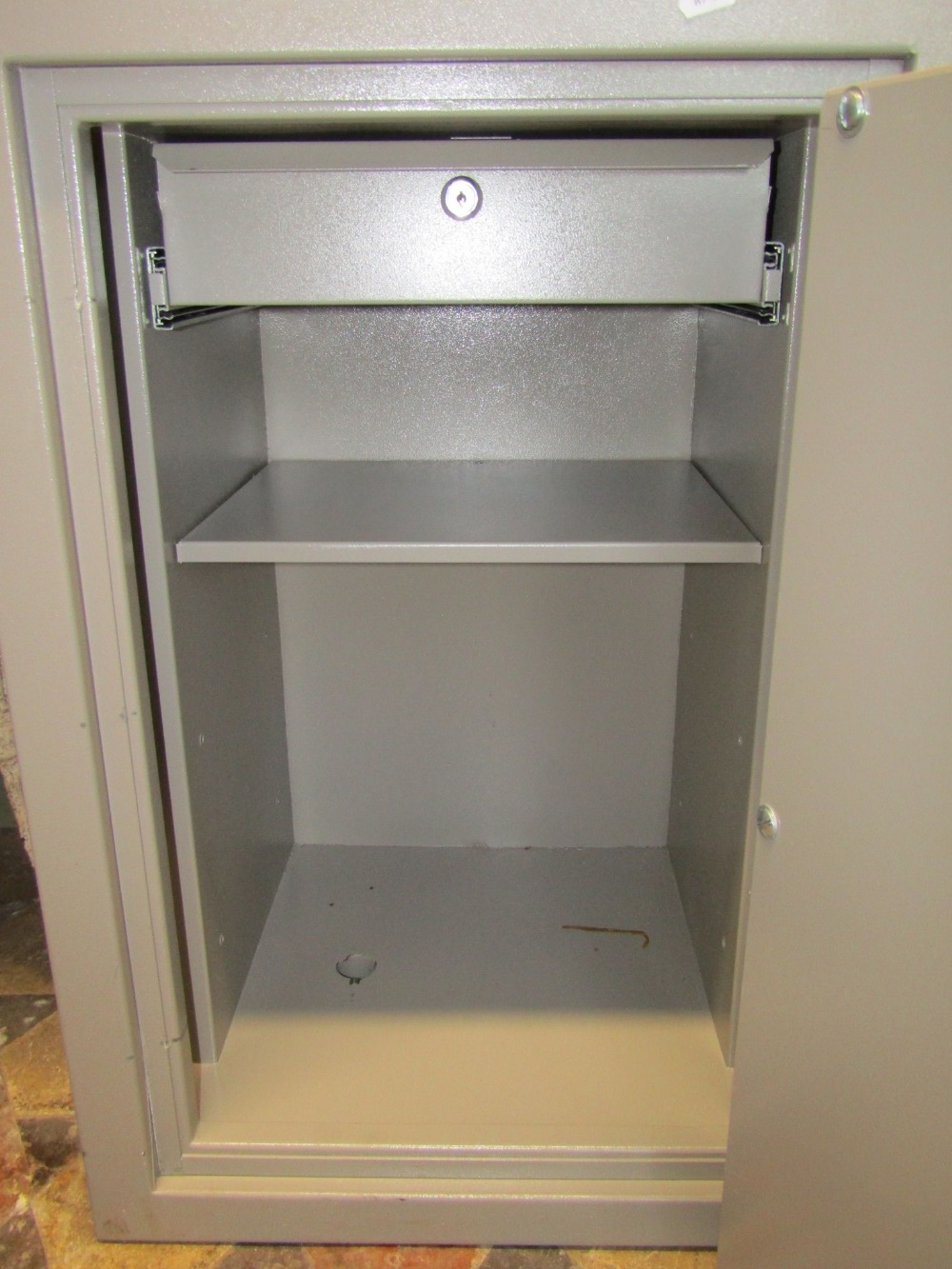 A Chubb Cobra Elite combination safe, (combination and key in office), approx 50 cm square x 75 cm - Image 3 of 3