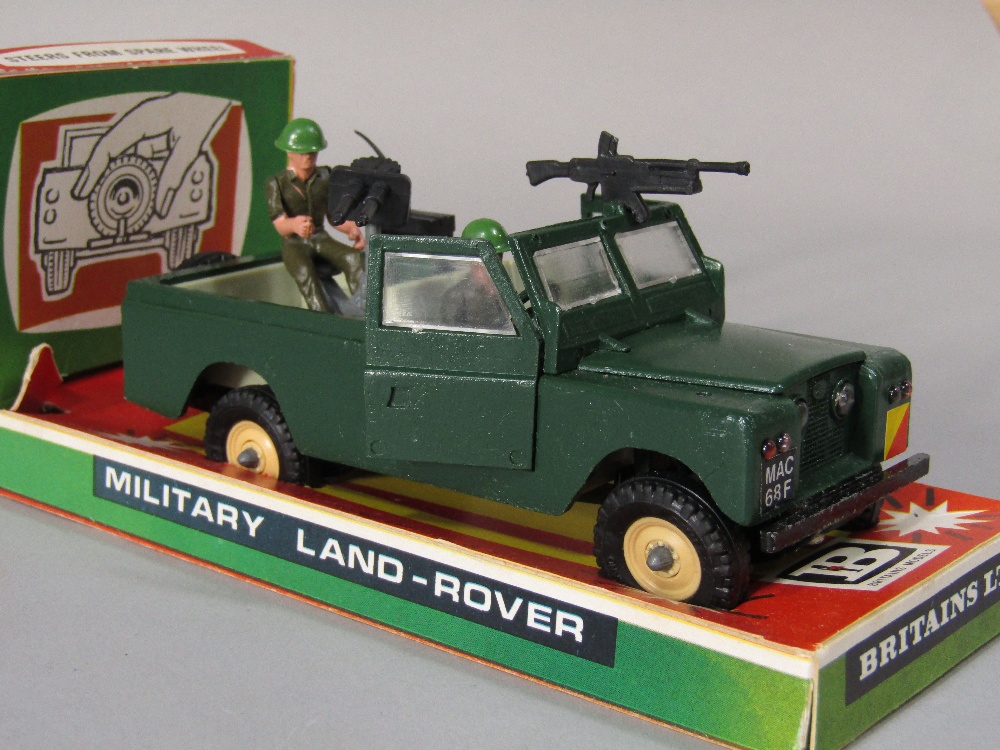 Britains model Land Rover 9777 1:32 scale die-cast metal and plastic model, complete, in original - Image 3 of 3