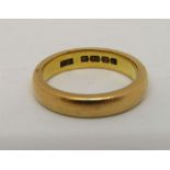 22ct wedding ring, size H, 5g