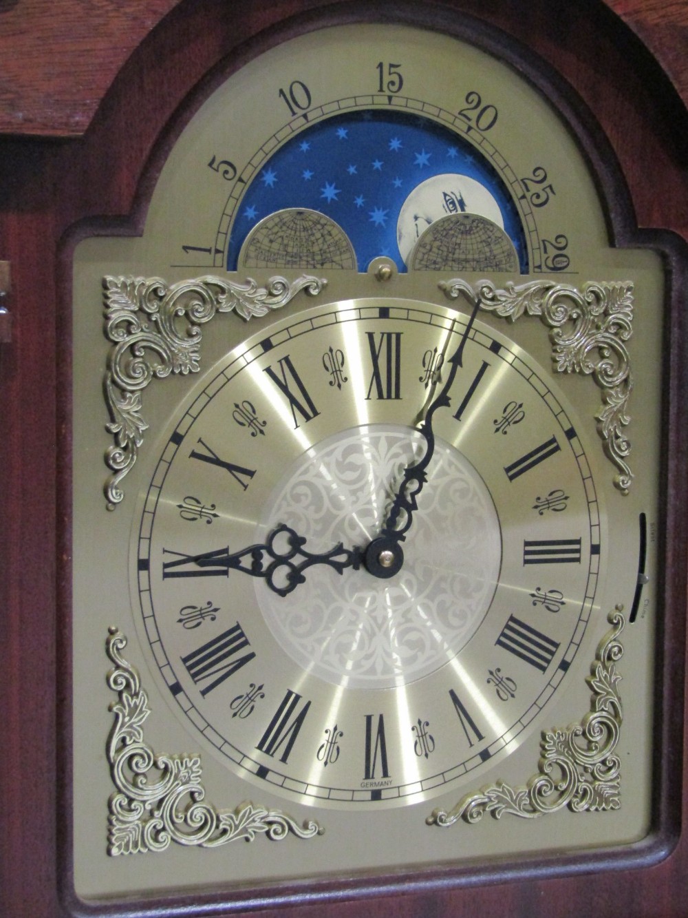 A contemporary reproduction small longcase or grandmother clock with arched hood and dial with - Image 2 of 2