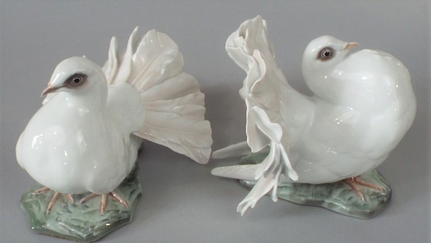 A pair of Rosenthal models of fan tailed doves, with impressed signatures J Heidenreich, max - Image 3 of 5