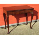 GEORGE II MAHOGANY FOLDING TO TEA TABLE WITH CONCERTINA ACTION ON CABRIOLE LEGS, PAD FEET (H. 70 CM,