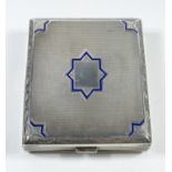 SILVER CONTINENTAL ENGINE TURNED UNUSUAL CIGARETTE CASE/STAND, OPENING TO REVEAL A SPRUNG DISPENSER,