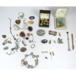 A QUANTITY OF GOLD, SILVER AND COSTUME JEWELLERY IN A BEECH WOOD BOX.