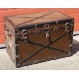 LARGE RECTANGULAR TRUNK WITH TRAY (H. 61 .5 CM, W. 92.5 CM, D. 57 CM)