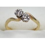 18 CT TWO STONE DIAMOND CROSSOVER RING, SIZE L, DIAMONDS 0.4 CT (APPROX.), GROSS WEIGHT 2.5 GRAMS