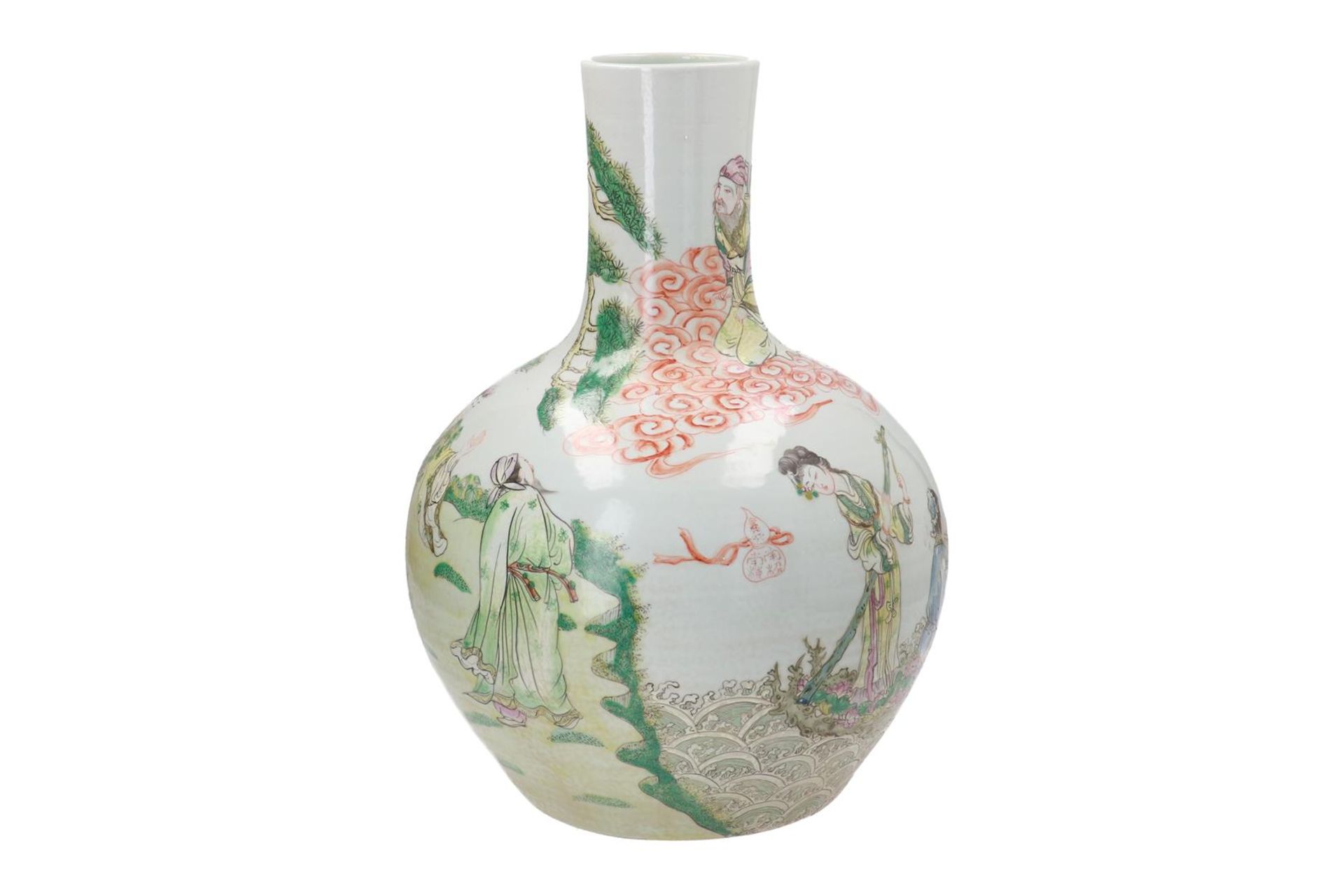 A polychrome porcelain vase, decorated with figures and musicians. Marked with seal mark Kangxi. - Image 4 of 7