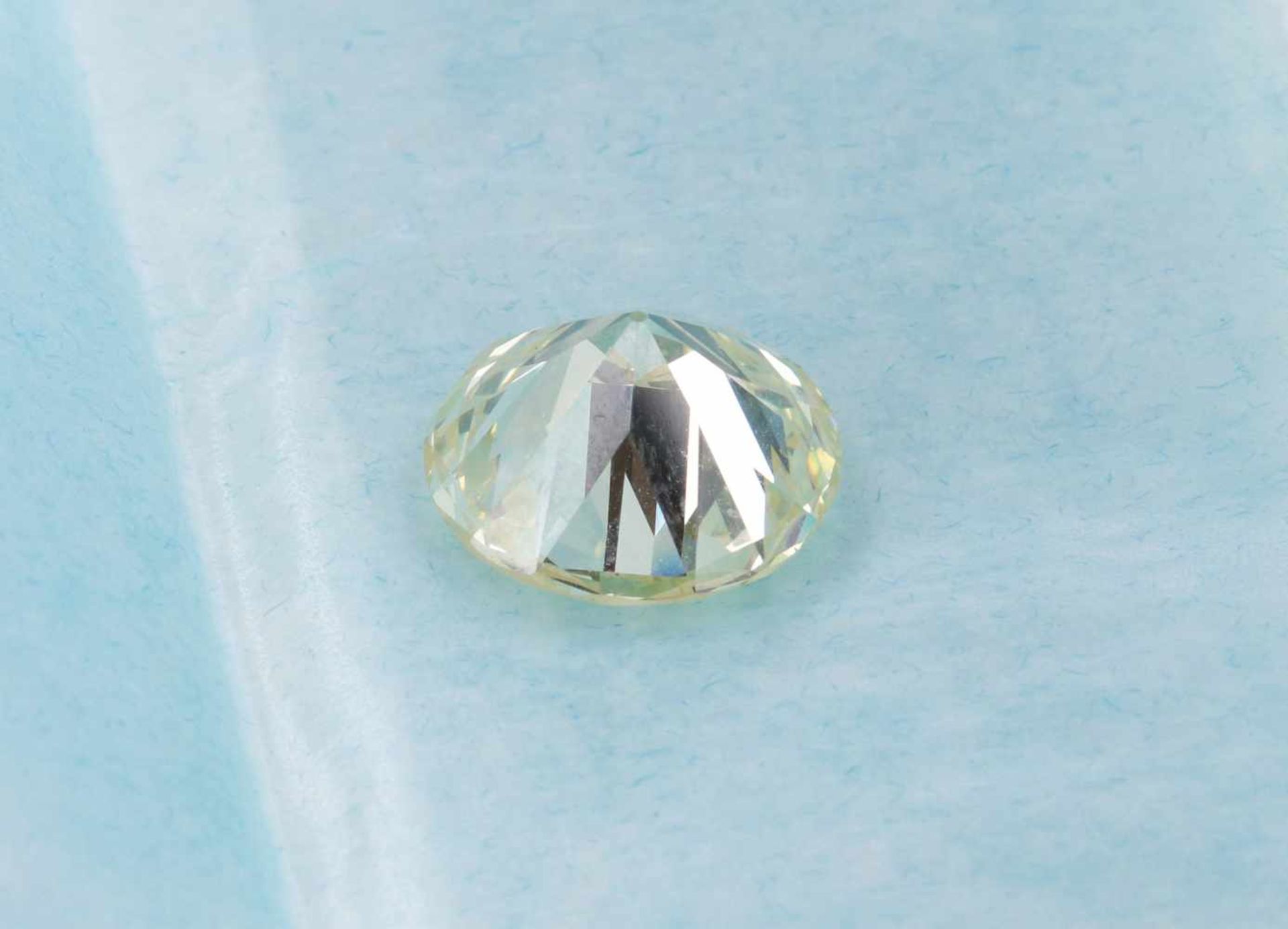 Loose round brilliant cut diamond of 12.62 ct. With HRD Antwerp report March 01, 2019, N. - Image 5 of 8