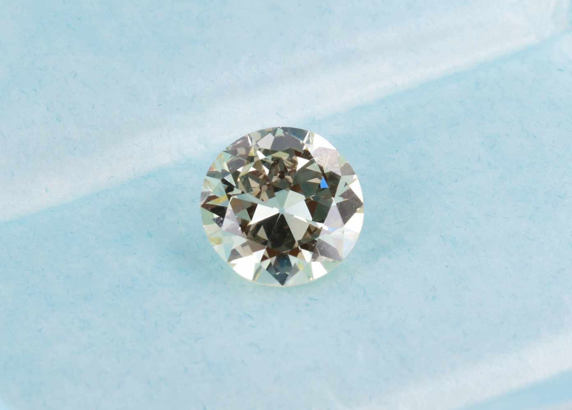 Loose round brilliant cut diamond of 12.62 ct. With HRD Antwerp report March 01, 2019, N. - Image 4 of 8