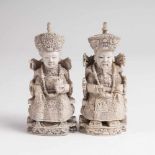 Figurenpaar 'Kaiser und Kaiserin'China, 1. Hälfte 20. Jh. Bein, geschnitzt. Detailreich