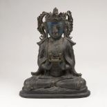 Großer sitzender BuddhaIndonesien, 19./20. Jh. Bronze. Auf einfachem Thron in 'padmasana' sitzend,