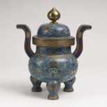 Tripod Cloisonné-Deckelgefäß mit Dekor 'Acht Buddhistische Symbole'China, Qing-Dynastie (1644-1911),