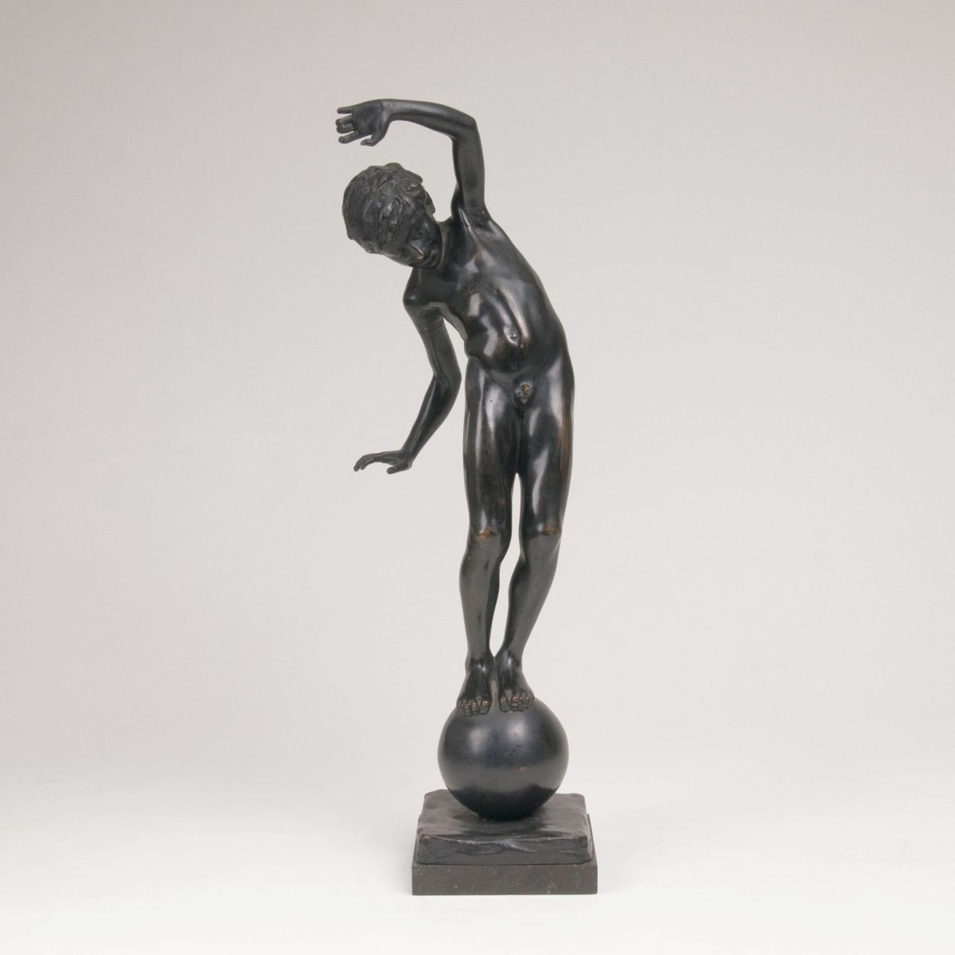 Johannes Götz(Fürth 1865 - Potsdam 1934)Figur 'Balancierender Knabe'Anf. 20. Jh. Bronze mit braun-