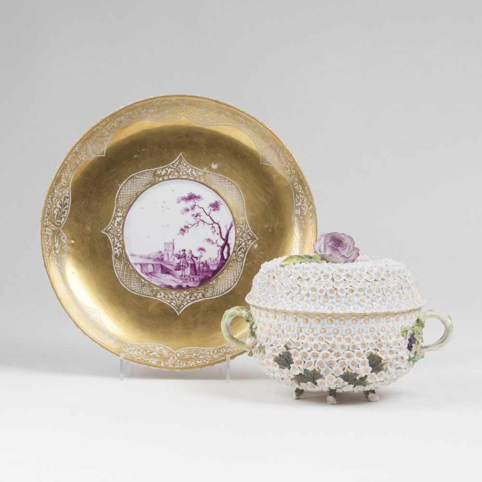 A Small Lidded 'Schneeballen' Tureen on Presentoir