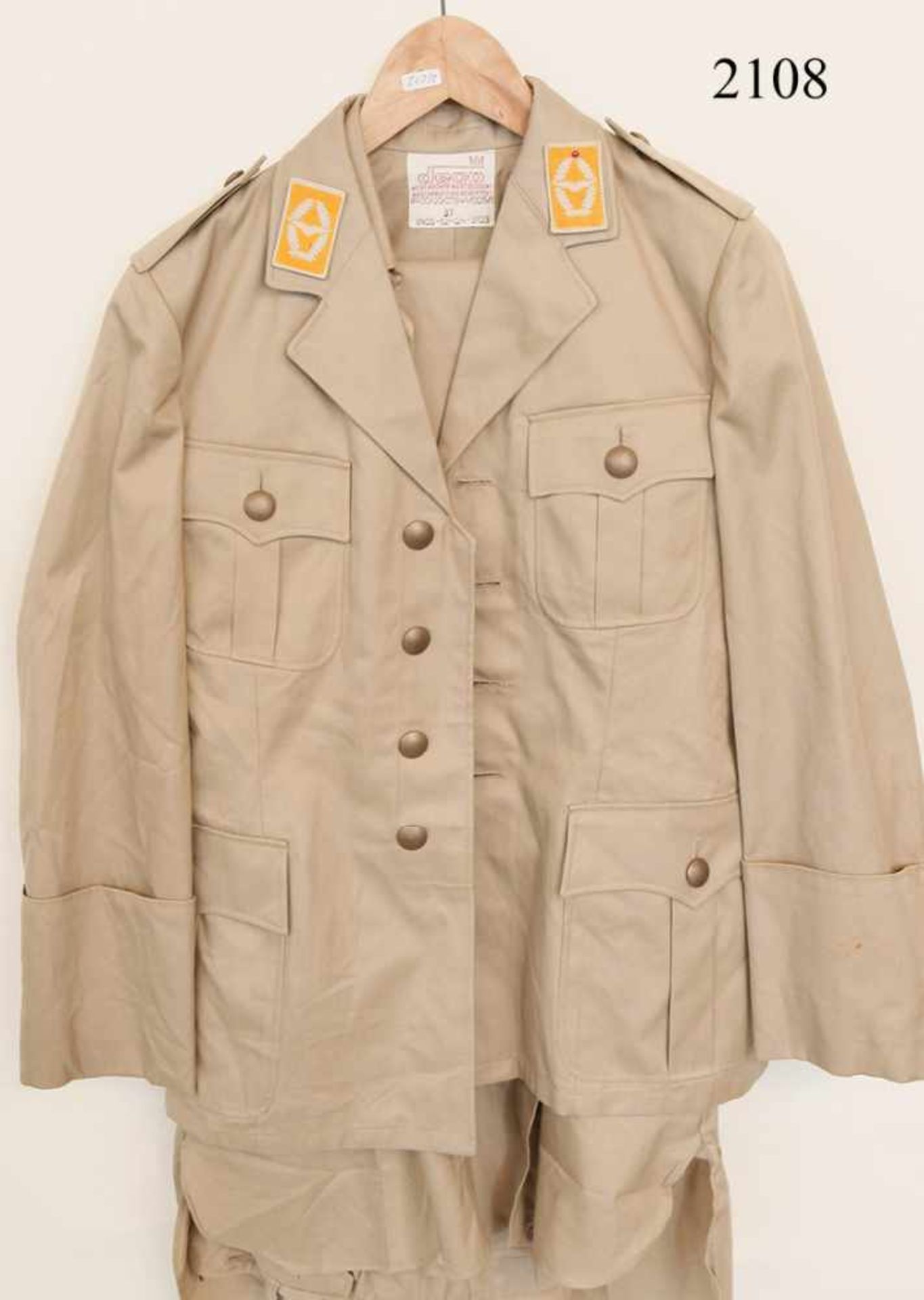 Bundesluftwaffe Tropenuniform1. Modell. Herstelleretikett von 1967. Jacke, Hemd und Hose. Zustand: