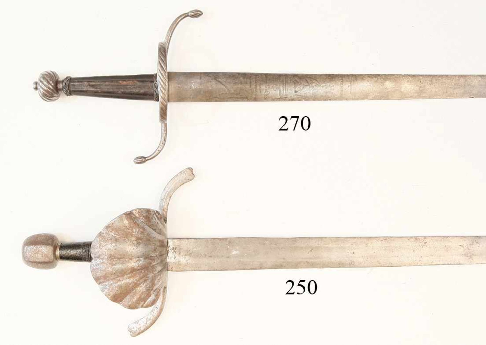 Schwert, um 1780, wohl BalkanZweischneidige Klinge mit reichen Ziergravuren. Husaren, Panduren, Hand