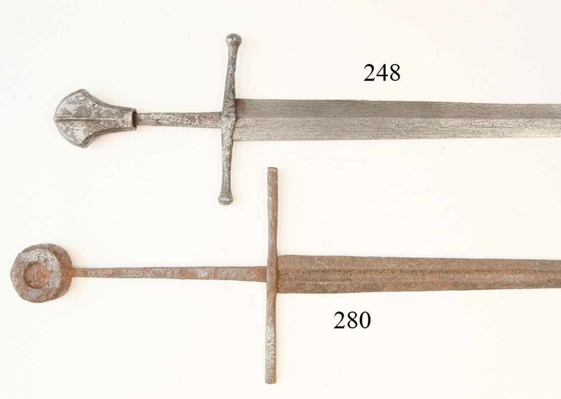 Schwert zu 1 1/2 Hand, deutsch, um 1350Sehr gut erhaltener Bodenfund. Bis zur Spitze voll