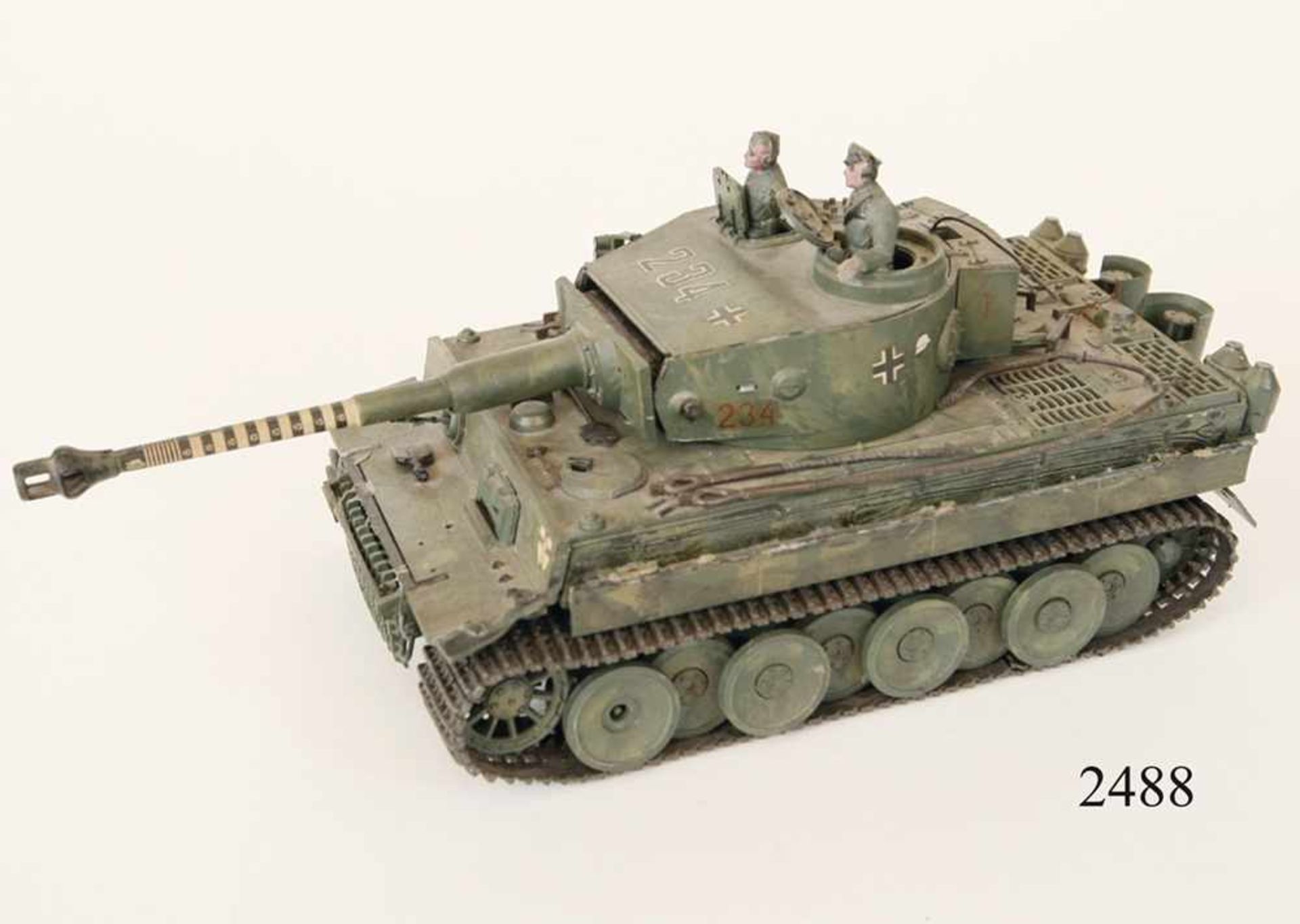 Panzermodell Tiger IKunststoff. Elektromotor. 1:35. 1960/70er Jahre. Zustand: II