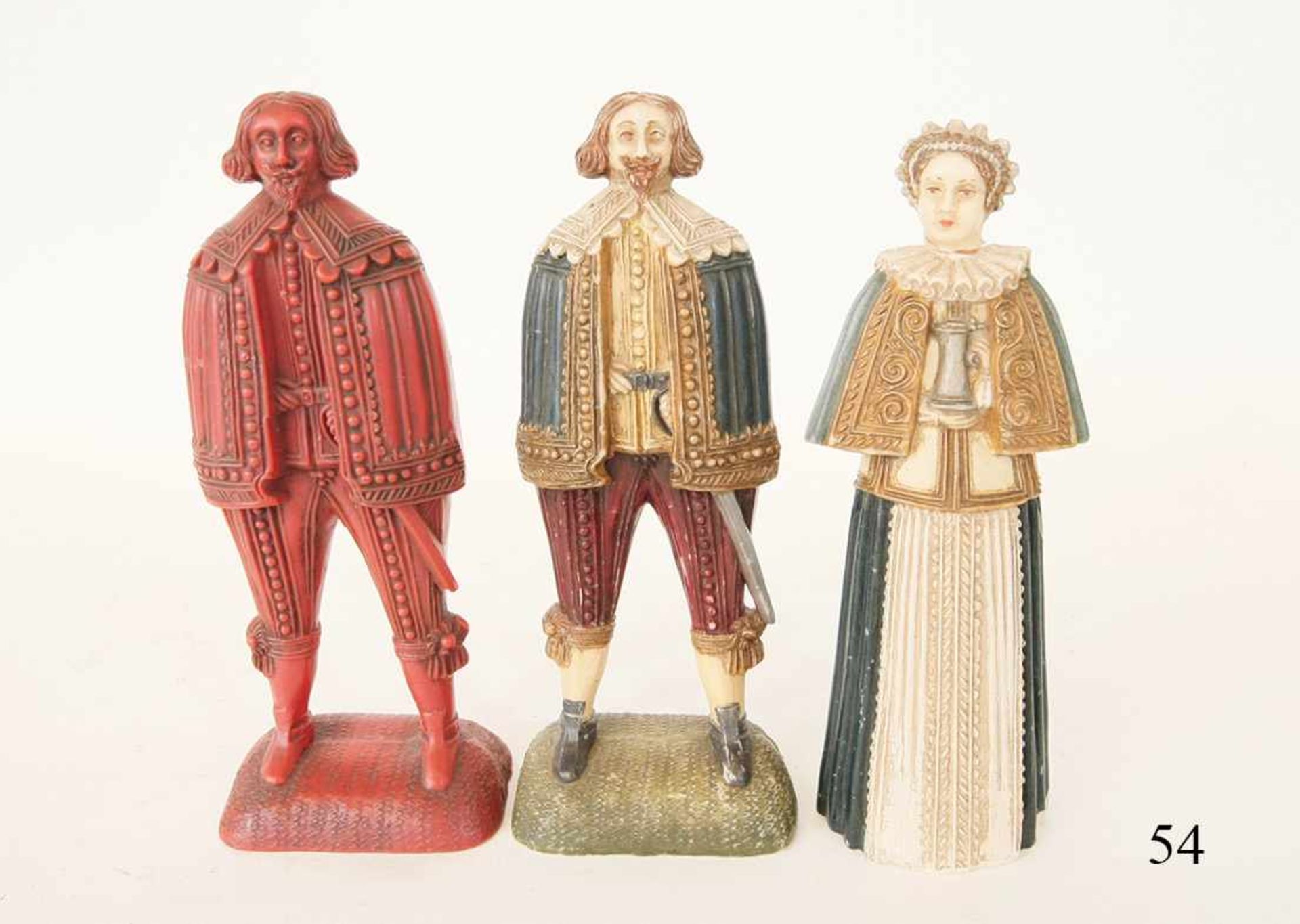 3 Wachsfiguren, um 1880In historischer Kleidung. Je 24cm.Zustand: II