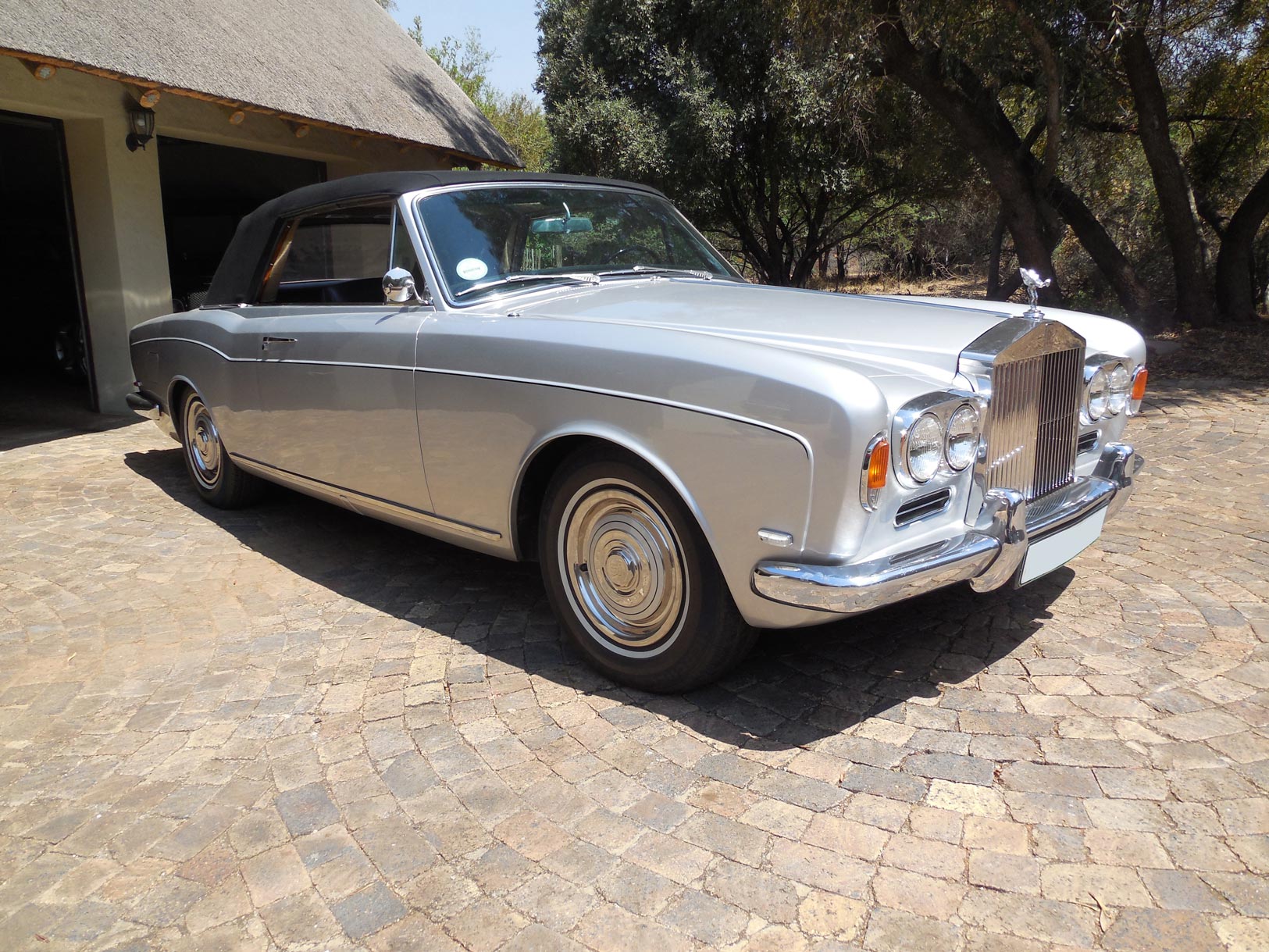 A 1968 ROLLS ROYCE MULLINER PARK WARD CONVERTIBLE Colour Silver Mink with black leather interior,