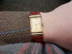 GENTLEMEN'S VACHERON & CONSTANTIN 14K GOLD VINTAGE WRISTWATCH REF. 31527, rectangular gold dial with