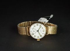 GENTLEMEN'S JW BENSON 9K GOLD TRENCH WATCH W/ 9K GOLD EXPANDABLE BRACELET, circular white dial