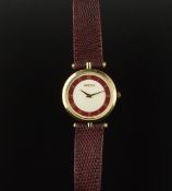 MID SIZE GUCCI WRISTWATCH, circular two tone red and off white dial with gold roman numerals and