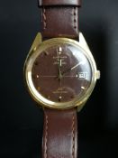 GENTLEMEN'S LONGINES ULTRA CHRON AUTOMATIC WRISTWATCH, circular brown dial with hair lines,