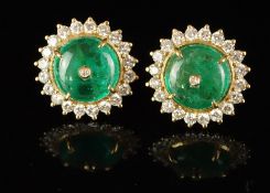 TO BE SOLD WITHOUT RESERVE - Pair of cabochon emerald and diamond cluster stud earrings, in yellow