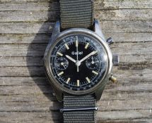 GENTLEMEN'S GALLET CHRONOGRAPH, CAL 149, VINTAGE MANUALLY WOUND WRISTWATCH, circular black dial with