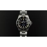 GENTLEMEN'S VINTAGE ROLEX OYSTER PERPETUAL SUBMARINER WRISTWATCH REF 5513, black circular dial,