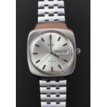 GENTLEMEN'S OMEGA GENEVE SQUARE CASE, VINTAGE AUTOMATIC WRISTWATCH, circular white dial with