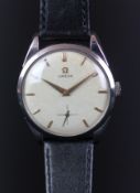 GENTLEMEN'S OMEGA DRESS WATCH, REF 2900-8, CAL 267, MANUALLY WOUND VINTAGE WRISTWATCH, circular