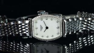 LADIES' LONGINES LE GRANDE CLASSIQUE, REF. L4.288.0, DIAMOND DRESS WATCH, BRACELET WATCH, QUARTZ