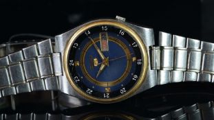 GENTLEMEN'S SEIKO 5, REF. 7019-8200, BLUE & GOLD DIAL, CIRCA JUNE 1975, AUTOMATIC WRISTWATCH,