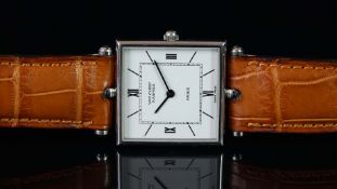 GENTLEMEN'S VAN CLEEF & ARPELS CLASSIQUE WRISTWATCH, square white dial with thin hour markers and