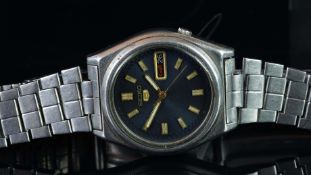 GENTLEMEN'S SEIKO 5, REF. 7009-4040, BLUE DIAL, CIRCA AUGUST 1992, AUTOMATIC WRISTWATCH, circular