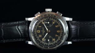 GENLTEMEN'S ULYSSE NARDIN VINTAGE CHRONOGRAPH WRISTWATCH, circular black twin register dial with