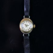 LADIES' SMITHS GOLD PLATED VINTAGE WATCH, VINTAGE MANUALLY WOUND WRISTWATCH, circular white dial