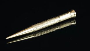 9ct gold cased propelling pencil, hallmarked as 9ct gold and dated London 1924, inscribed 'Aug