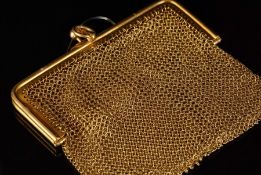 Chain mail purse in yellow metal, testing as 18ct or higher, with partial French marks, with jump