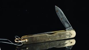 9ct yellow gold cased pen knife, hallmarked and dated Birmingham 1937, maker's mark E.B, inscribed