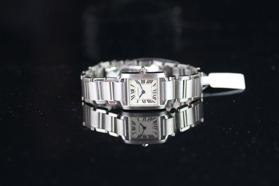 CARTIER TANK FRANCAISE, REF. 2384, BRACELET WATCH, QUARTZ WRISTWATCH, square white dial with blued - Image 2 of 4