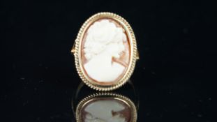 Oval cameo ring, mounted in hallmarked 9ct yellow gold, finger size J, approximate weight 2.8